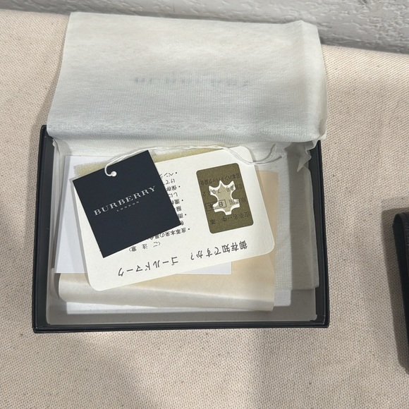 NWT Burberry Black Leather Wallet - Picture 6 of 8